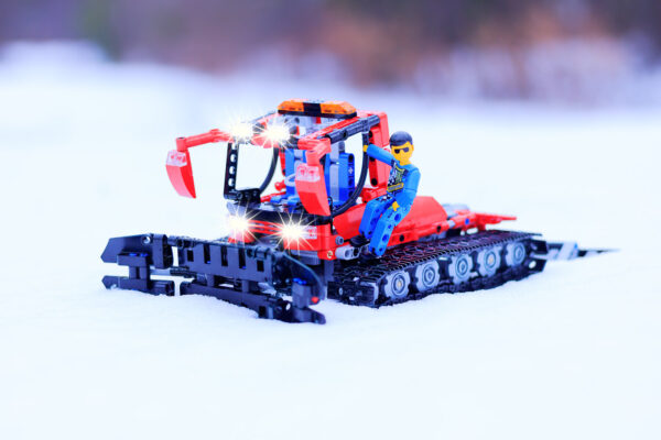 Lego Technic Pistenbully im Schnee | Großer Garten, Dresden